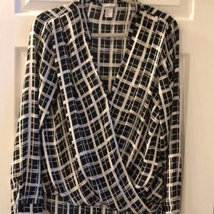 H&M long sleeve white lined, black and white print